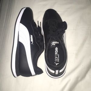 Brand new puma shoes never been worn
